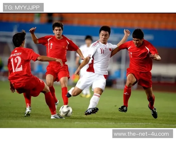 昔日辉煌今成遗憾足球明星退役背后的故事与思考