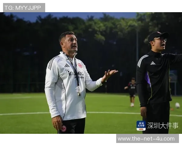 深圳足球队的灵活战术揭秘与球队成长之路探索 深圳足球队的灵活战术揭秘与球队成长之路探索